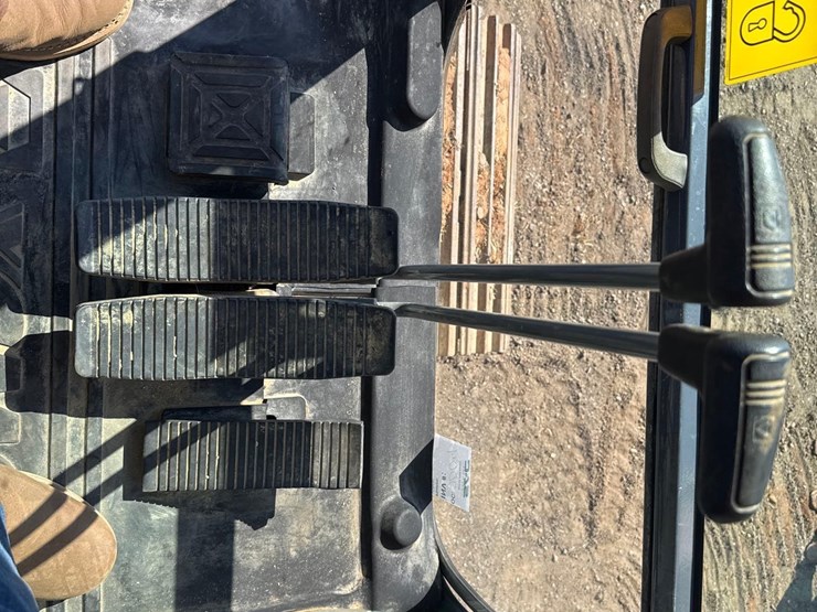 2019-xcmg-xe210u-image-31