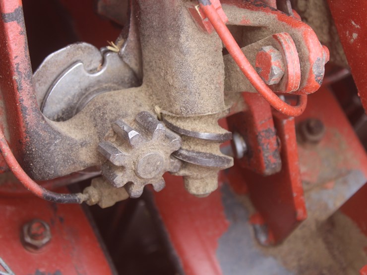 hesston-4910-image-52