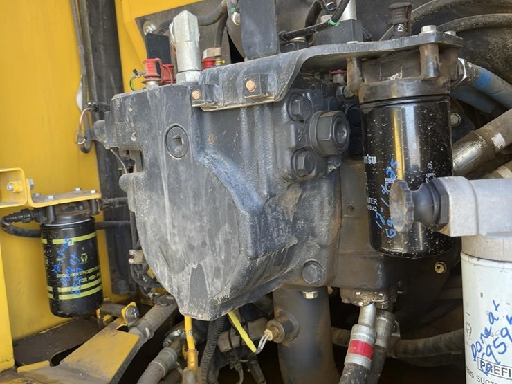 2018-komatsu-pc210-lc-11-image-21