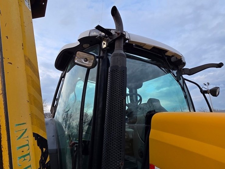 2006-new-holland-ts135a-image-47