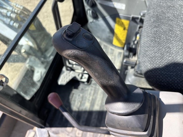 2020-bobcat-e26-image-28