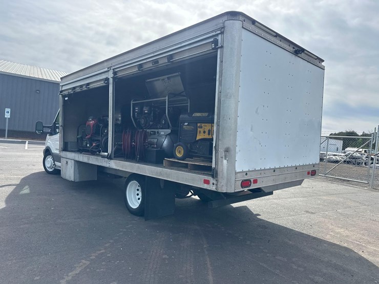 2015-ford-transit-image-7