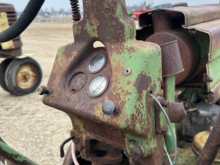 john-deere-b-image-9