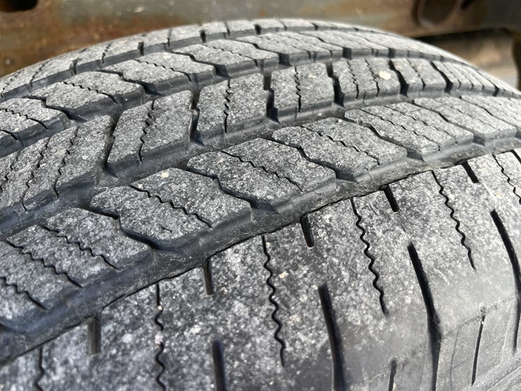 2015-chevrolet-1500-image-33