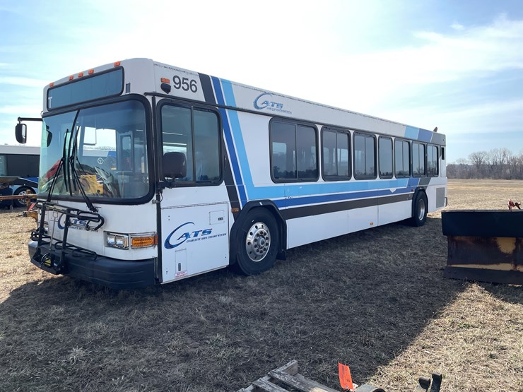 #167-•-2004-gillig-passenger-bus-(has-wi-title)-image-9