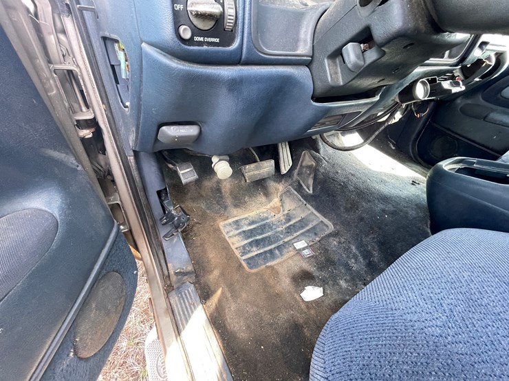 2000-chevrolet-2500-image-37