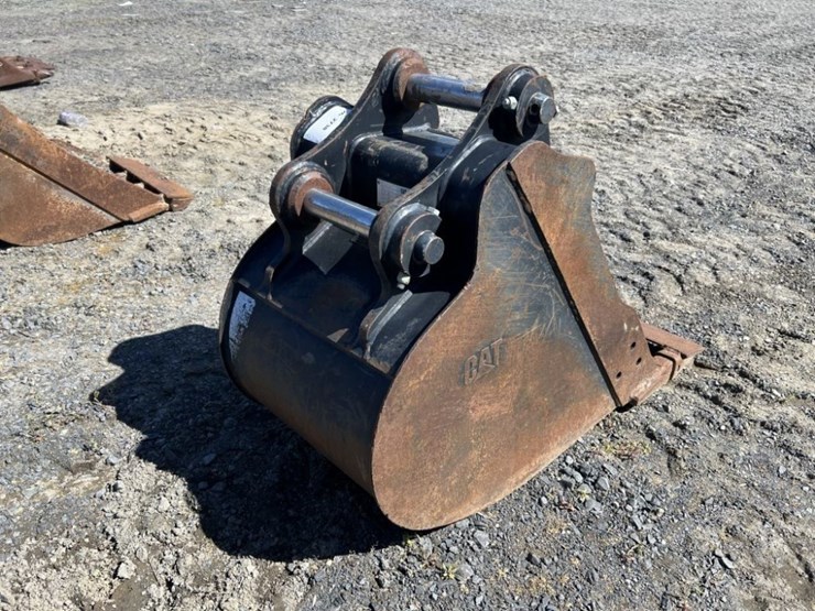 cat-24"-dig-bucket-w/cutting-edge-image-3