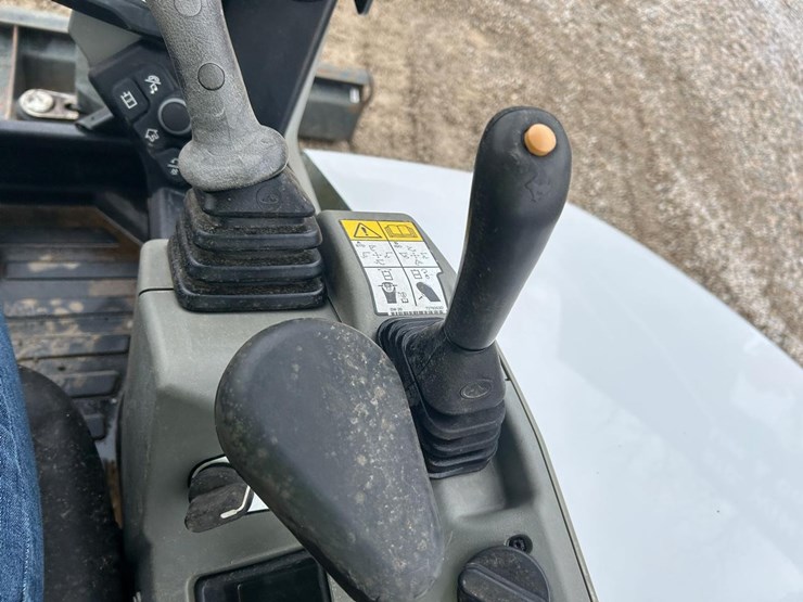 2022-bobcat-e42-image-24