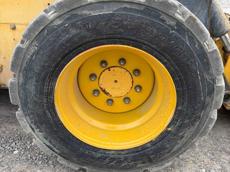 2018-deere-332g-image-8