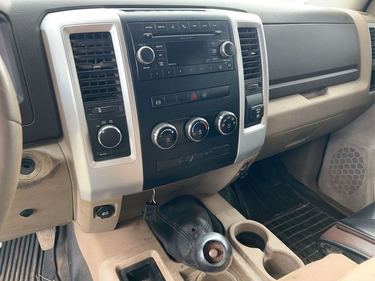 2011-dodge-ram-3500-image-12