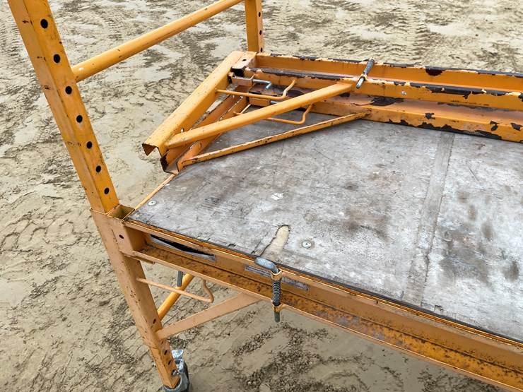 #3948-•-(2)-rolling-bil-jax-scaffolding-image-9