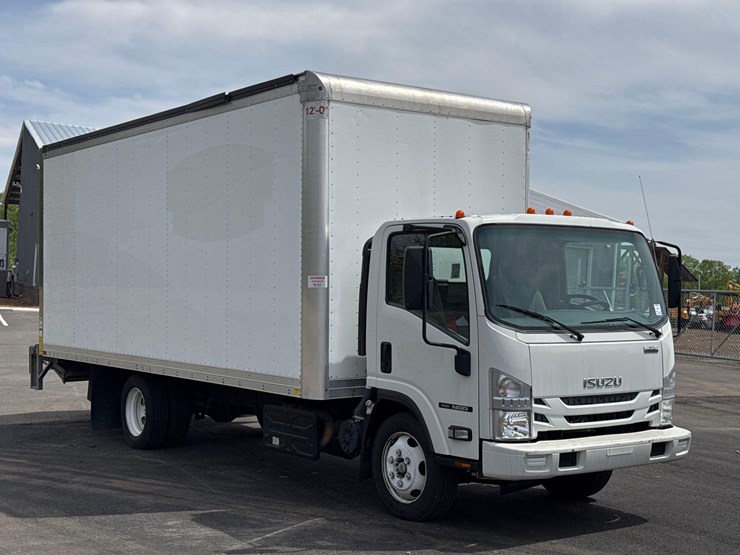 2022-isuzu-nrr-image-7