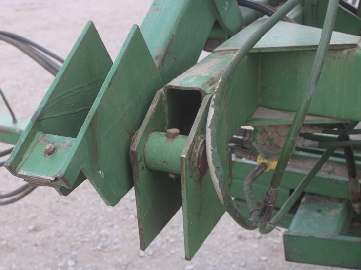 john-deere-220-image-20