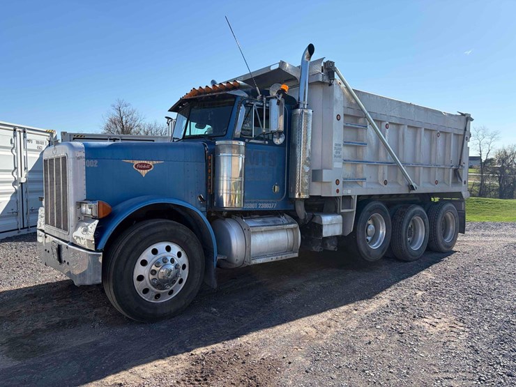 1996-peterbilt-tri-axle-dump-image-1