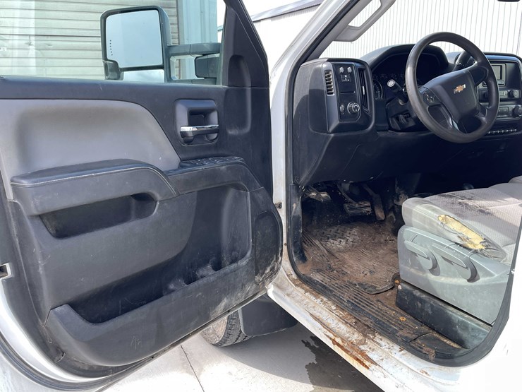 2015-chevrolet-2500-image-47