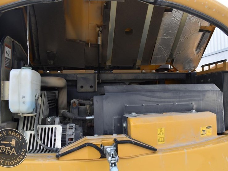 2021-deere-85g-image-34