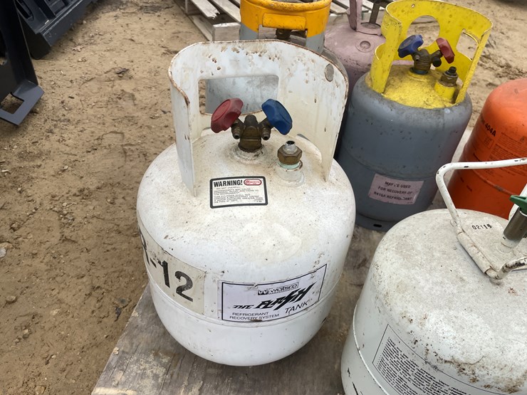 #3922-•-(7)-refrigerant-tanks-and-(1)-nitrogen/argon-tank-image-12