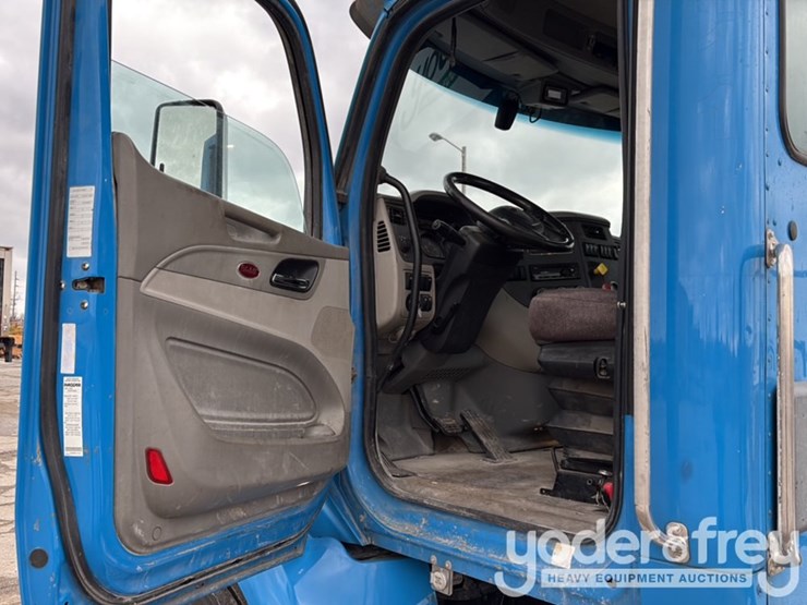 2018-peterbilt-579-image-50