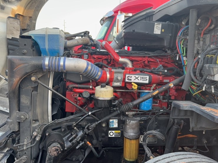 2019-kenworth-t680-image-21