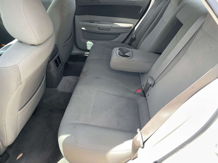 2010-chrysler-300-4-door-sedan-(119,302-miles)-image-14