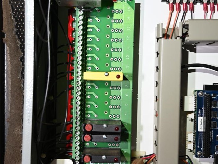 #116-•-cleereman-38-3hb-carriage-and-track-image-58