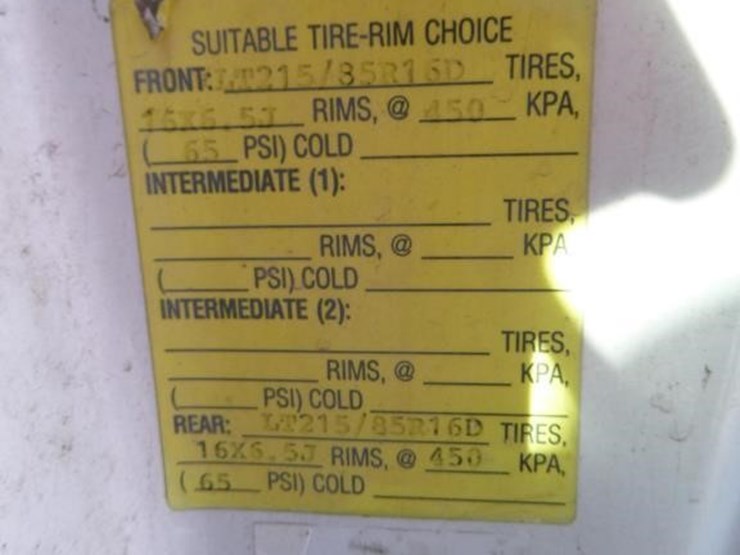 2005-chevrolet-3500-image-19