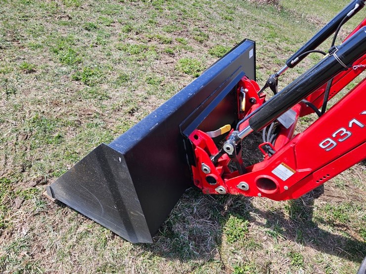 massey-ferguson-4710-image-10