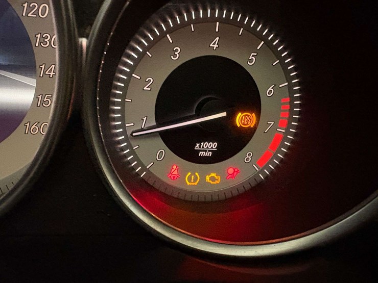 2013-mercedes-benz-c250-4-door-sedan-(123,035-miles)-image-26