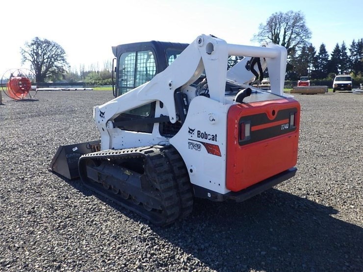 2021-bobcat-t740-image-7