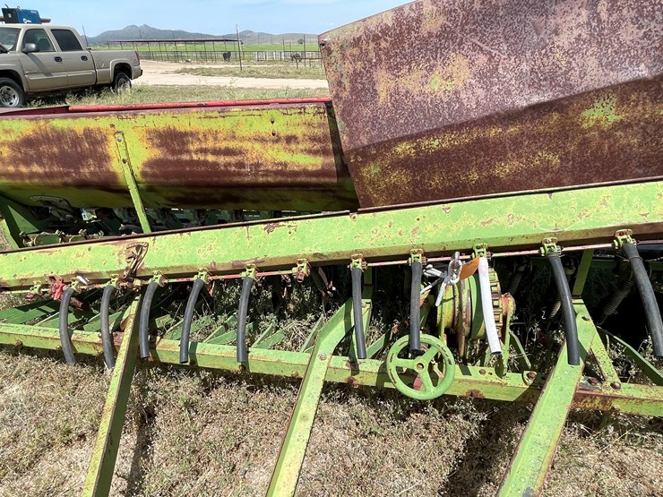 #4030-•-massey-fergusen-drill-image-4