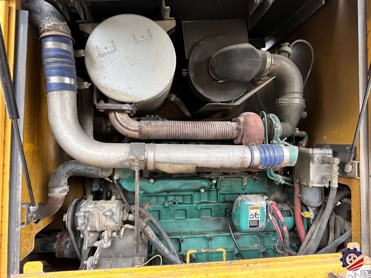 2003-volvo-g710b-image-46