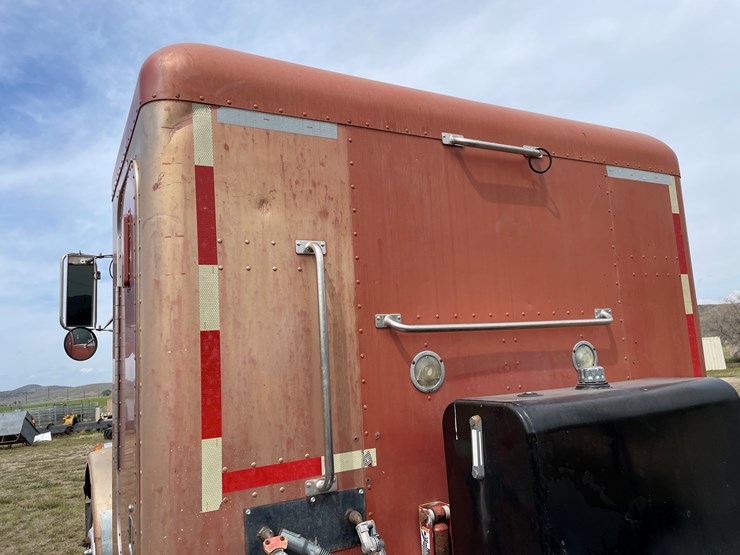1998-peterbilt-378-image-12