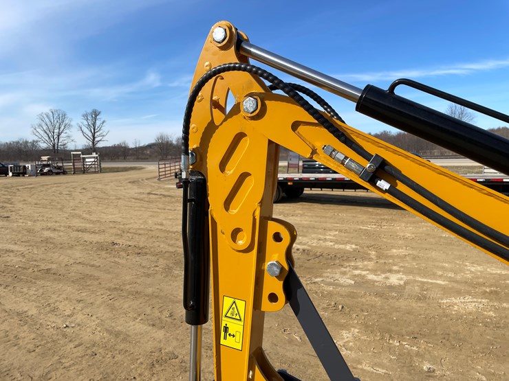 #1036-•-new-ats-rt15r-mini-excavator-image-25