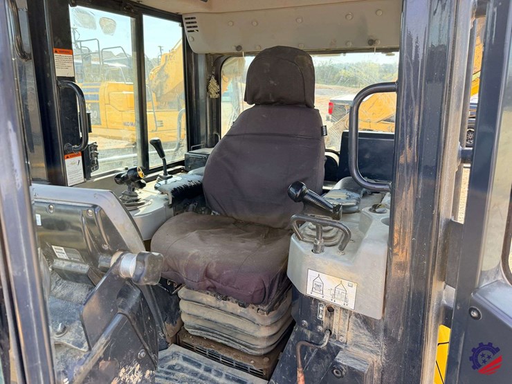 2018-komatsu-d51exi-24-image-29