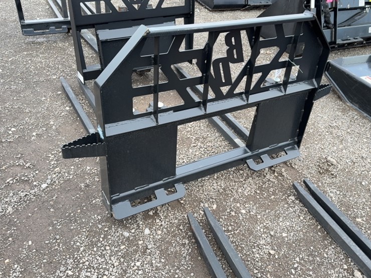 #2021-•-blue-diamond-48"-skid-steer-block-pallet-forks-image-2