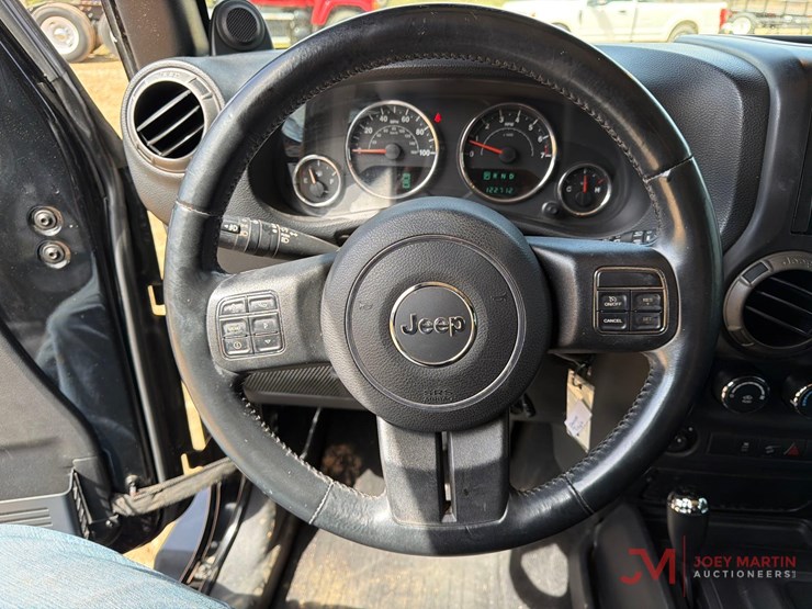 2014-jeep-wrangler-image-18