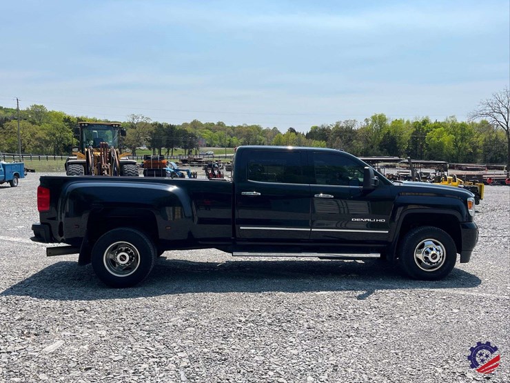 2015-gmc-3500-image-5