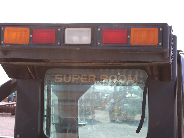 new-holland-ls190-image-27