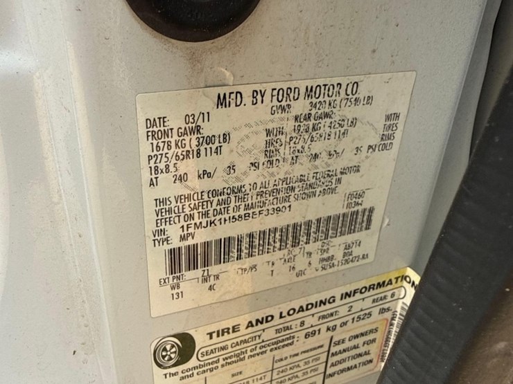 2011-ford-expedition-xlt-image-12