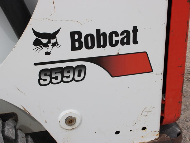 2017-bobcat-s590-image-23