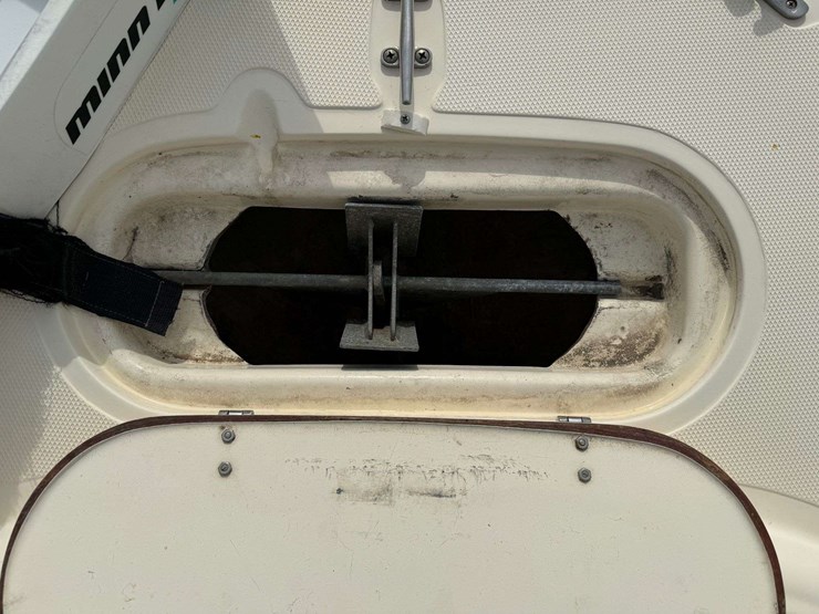 2003-sea-hunt-escape-200d-bay-boat-image-15