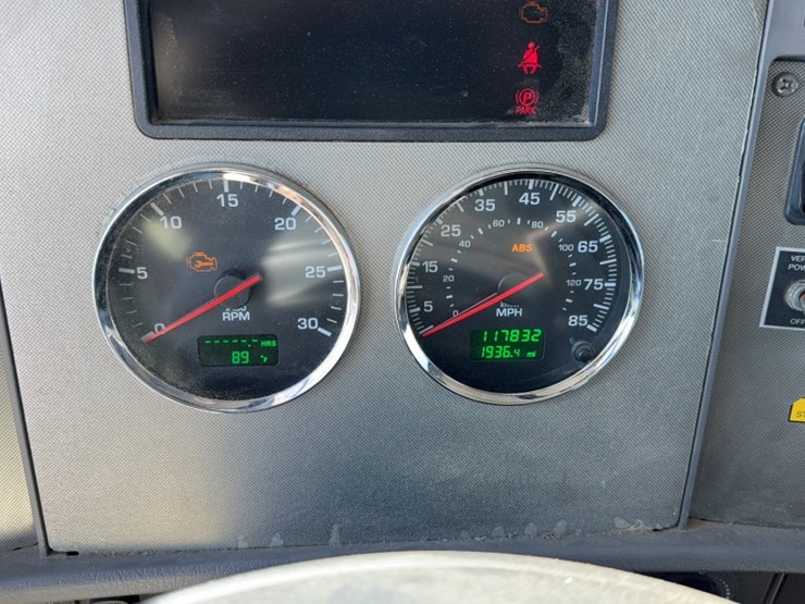 2015-kenworth-t370-image-22