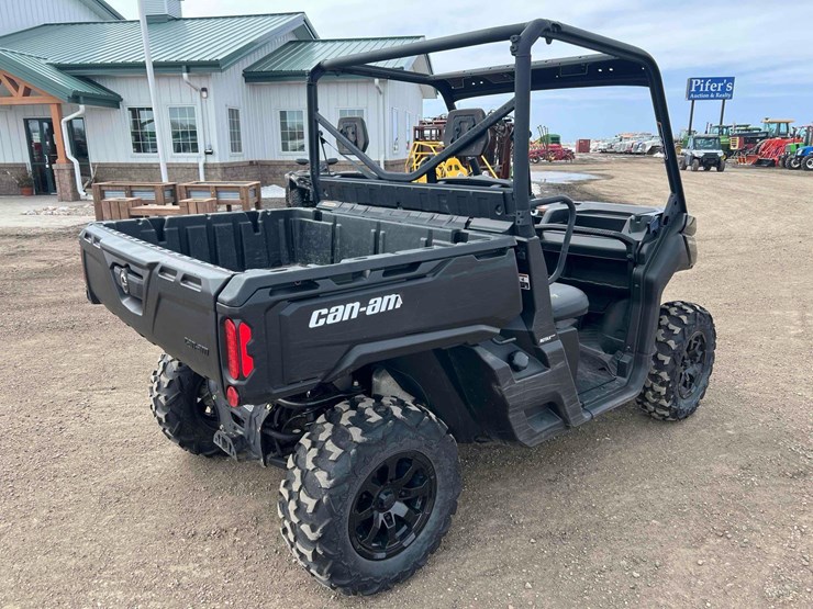 2023-can-am-defender-hd9-image-4