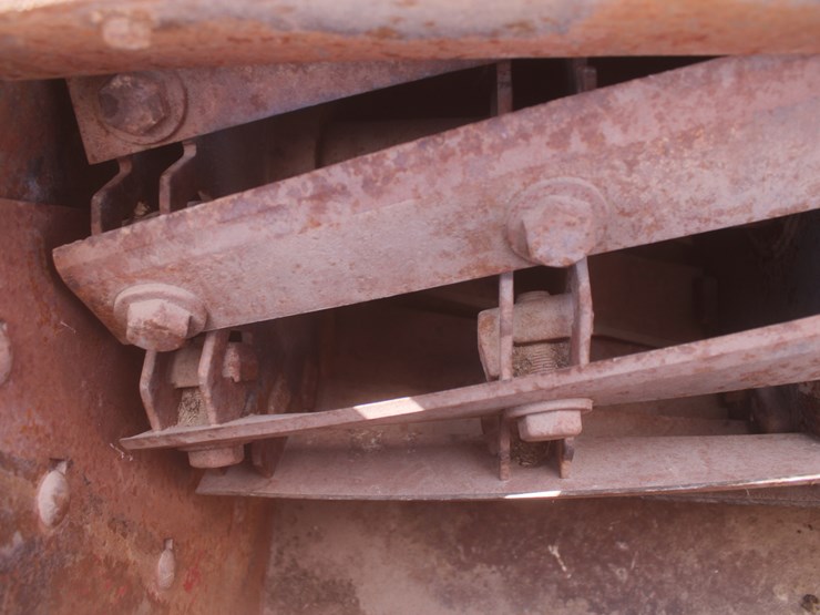 international-830-image-21