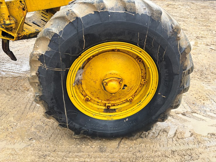 caterpillar-12-image-79