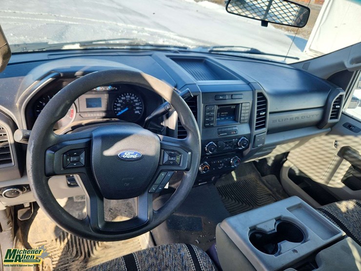 2017-ford-f350-image-16