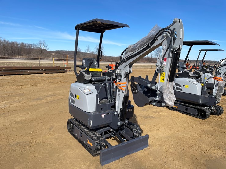 #1034-•-new-ats-me18-mini-excavator-image-3