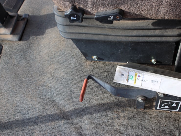 new-holland-2550-image-51