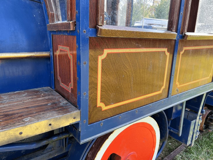 frick-steam-locomotive-with-track-image-190