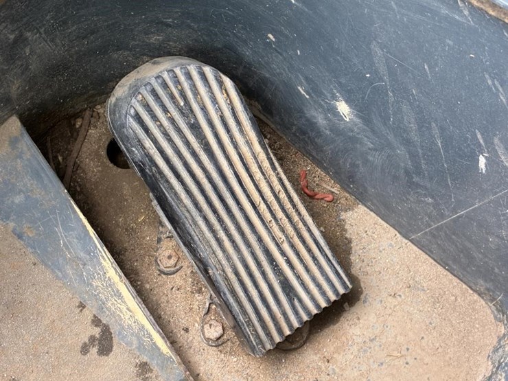 2012-mustang-2500rt-image-16